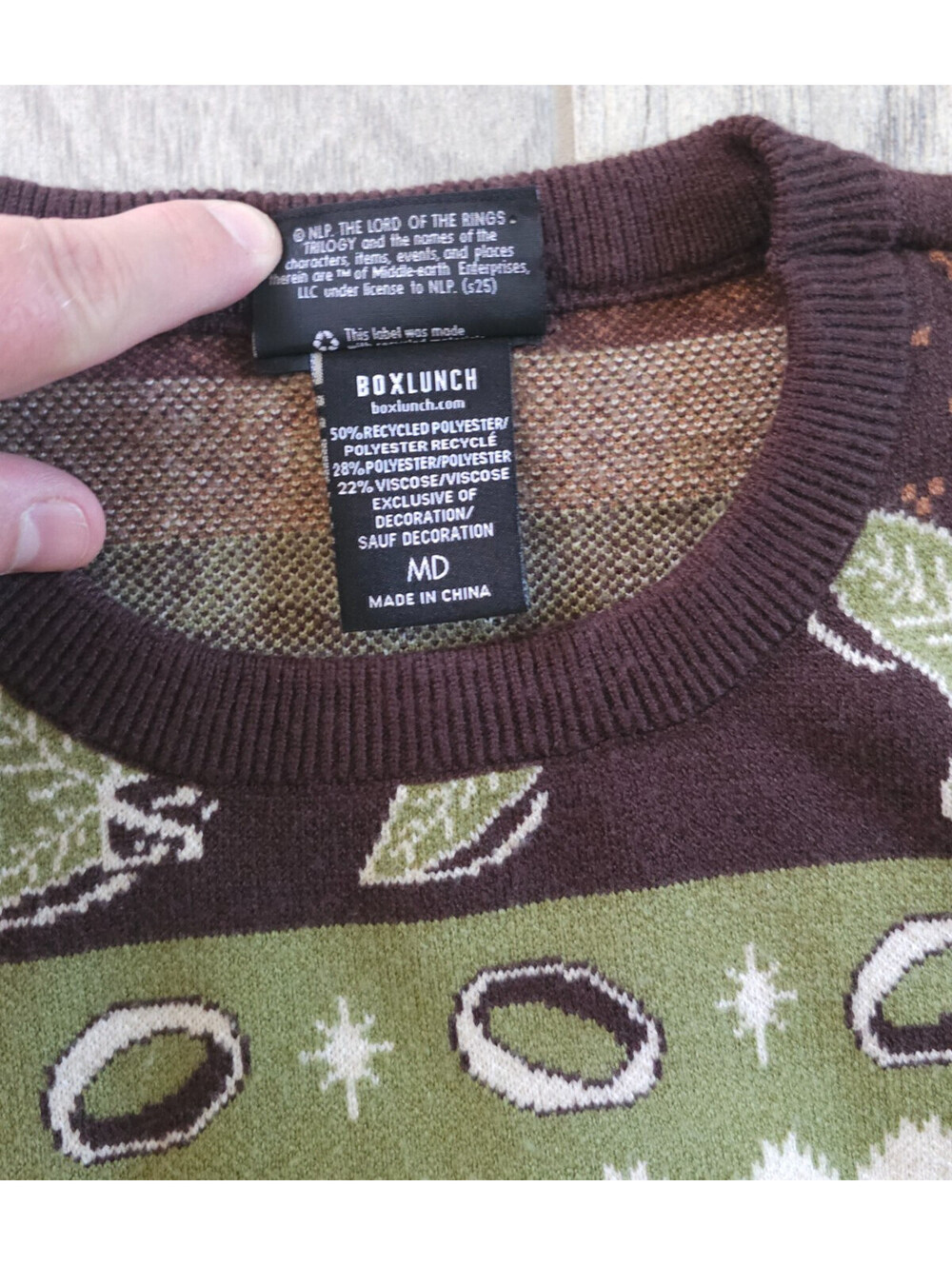 Lord of the Rings BoxLunch Christmas Sweater Mens Sz Medium Pullover The Shire - Picture 7 of 11